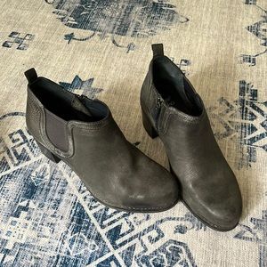 Dansko Women's Harlene Bootie Size 9 — Grey